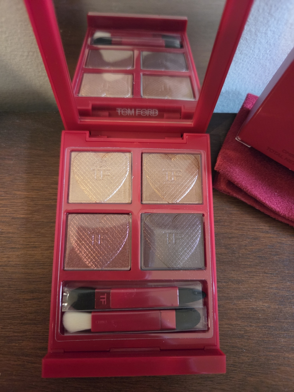 Tom Ford 4-Color Eyeshadow Palette — Champagne, Pink, Rose Brown, Taupe